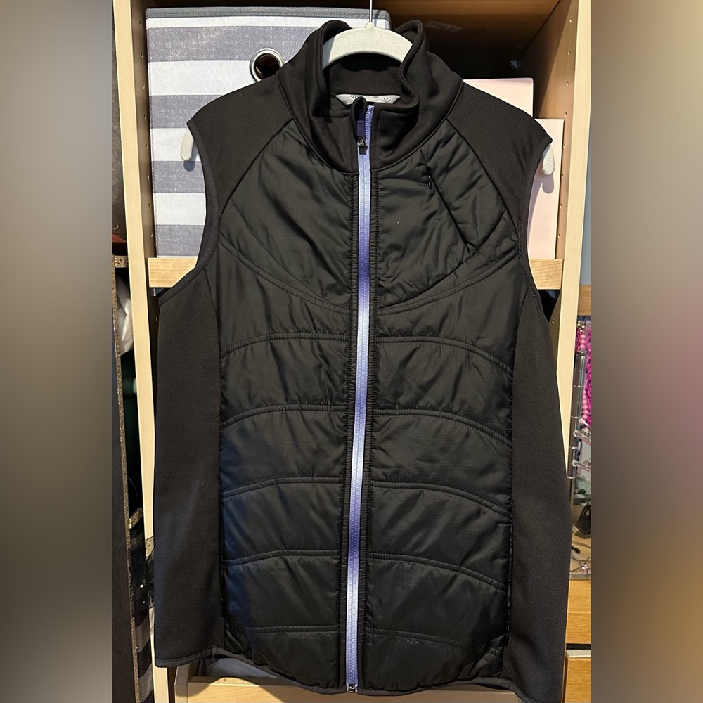ATHLETA Black Flashback Embroidered Lightweight Puffer Vest Size Medium Purple